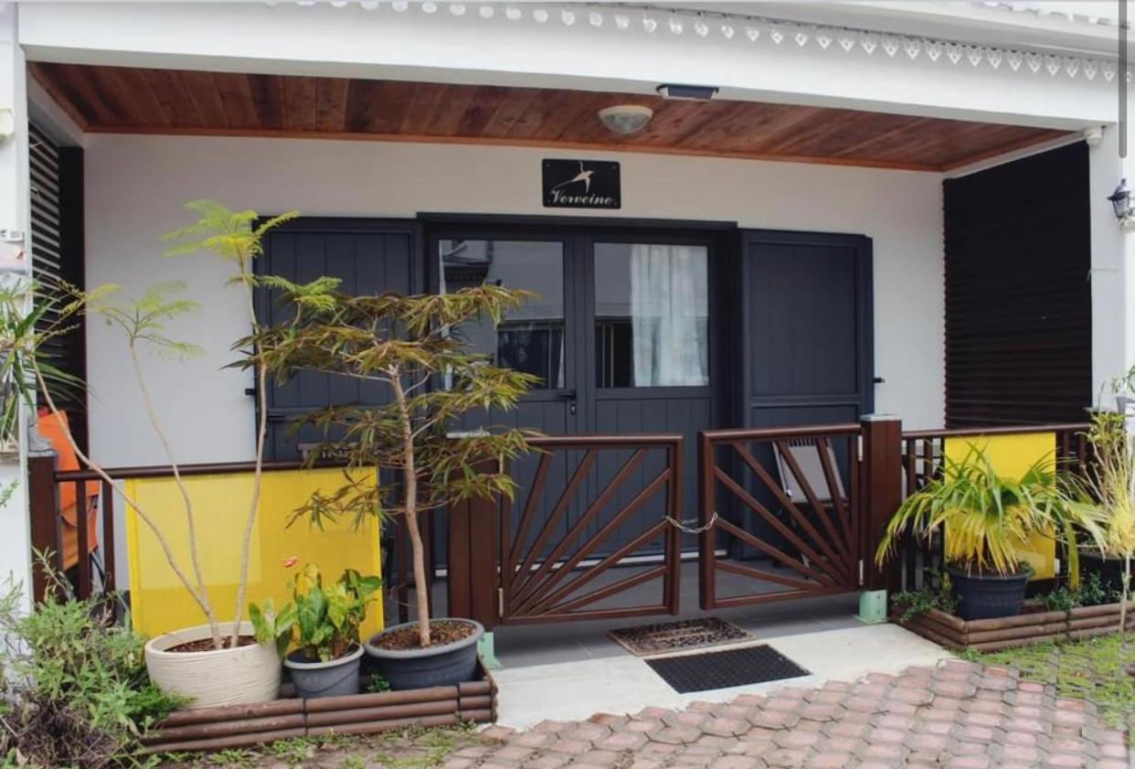 Chambres Et Tables D'Hote Du Voyageur La Plaine des Palmistes Exterior foto